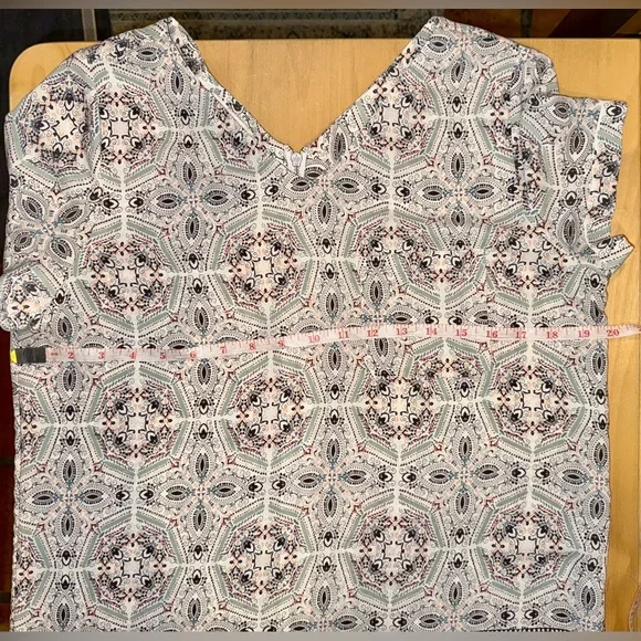 Maurices White and Green Blouse with Playful Pattern and Short Sleeves - Picture 8 of 10